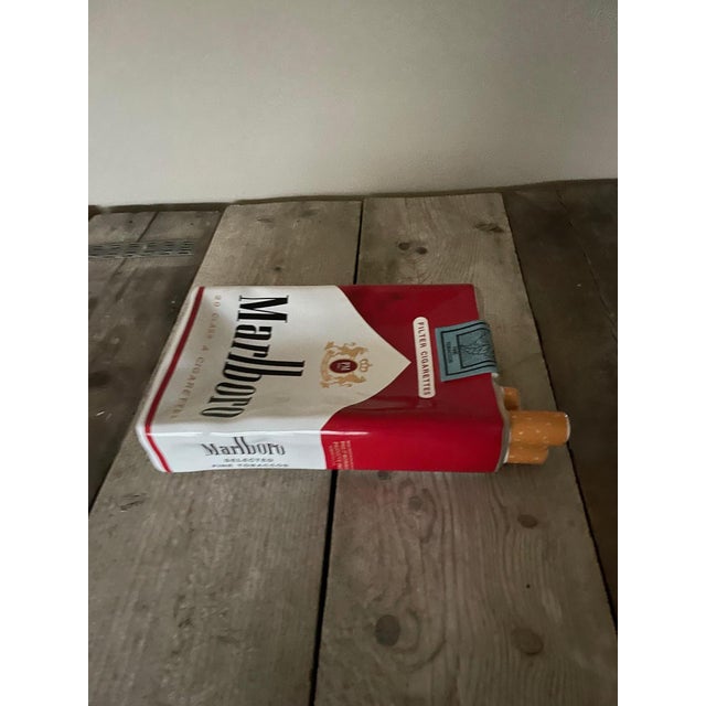 Large Ashtray from Marlboro, in Very Good conditions. Designed 1970 to 1979