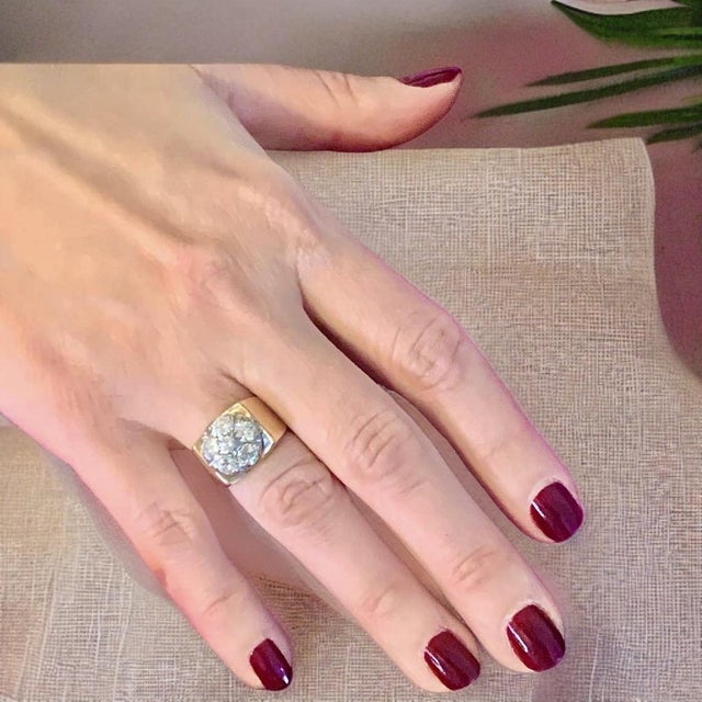 Traditional Diamond Ring Unisex 14 Karat Yellow and White Gold 1.10 TCW Certified For Sale - Image 3 of 11