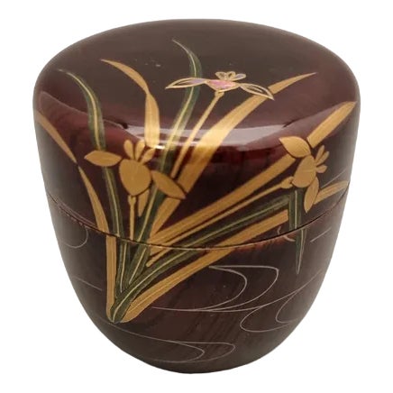Vintage Japanese Netsuke Matcha Container with Maki-E Lacquer in Bordeaux Colour with Irises and Decorative Inlay, 1960s For Sale