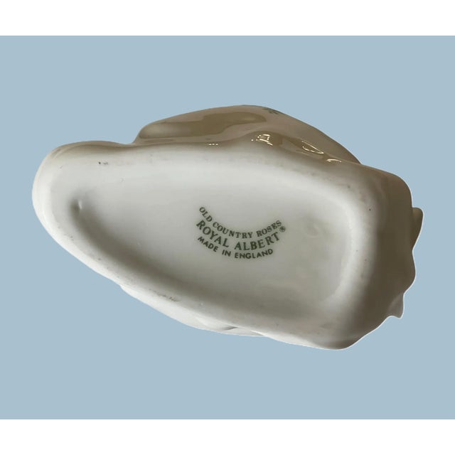 Royal Albert Royal Albert Old Country Roses Swan Figurines – Vintage Bone China | Set of 2 For Sale - Image 4 of 5