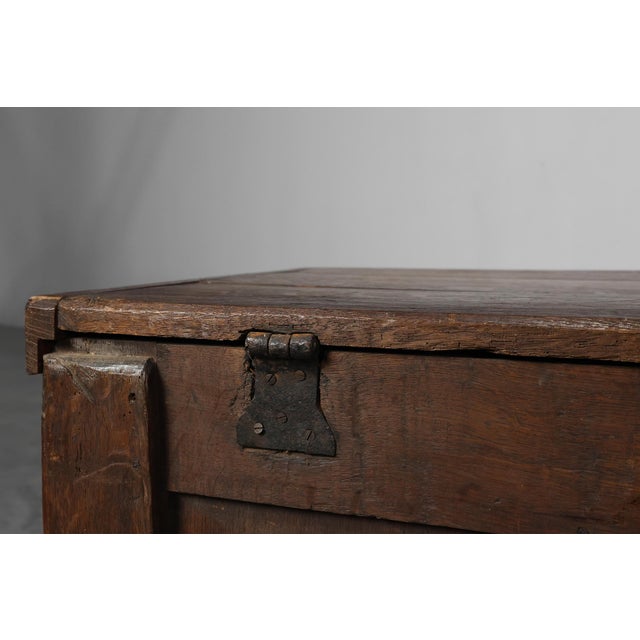 French Oak Storage Trunk or Linen Chest, 17th Century For Sale - Image 17 of 18