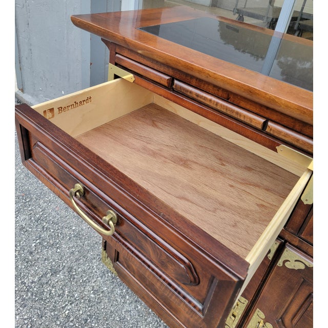 Wood 1990s Bernhardt Pagoda Collection Chinoiserie Dry Bar or Server For Sale - Image 7 of 13