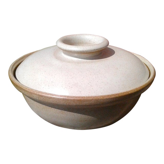 Mid 20th Century Heath Sausalito Ceramic Pottery Covered Casserole Dish Cream With Tan Rings For Sale