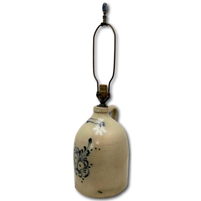 American Antique 1870s Reidinger & Caire Poughkeepsie New York Blue Decorated 2 Gallon Stoneware Jug - Table Lamp Base Conversion For Sale - Image 3 of 12