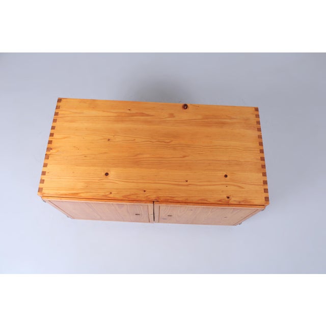 1960s Small Sideboard in Pinewood attributed to Ate van Apeldoorn for Houtwerk Hattem, 1960s For Sale - Image 5 of 17