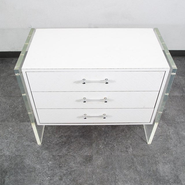 Mid Century Modern Chest Drawers Dresser 3 Drawer Lucite White 1970s Retro MCM For Sale - Image 4 of 11