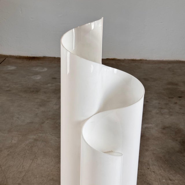 White Mezzachimera Table Lamp attributed to Vico Magistretti for Artemide, 1969 For Sale - Image 8 of 14