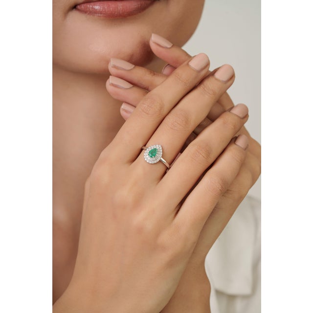 Metal VRJewels 14k Gold Emerald Diamond Double Halo Vintage Engagement Ring Size 7 For Sale - Image 7 of 16