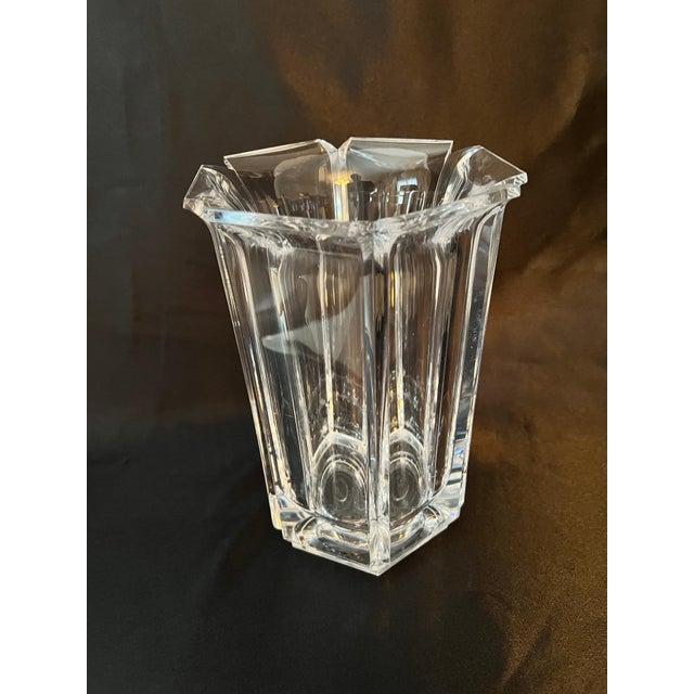 A wonderful hexagon acrylic piece, unique in shape and in very good condition. The piece looks like glass or crystal but...