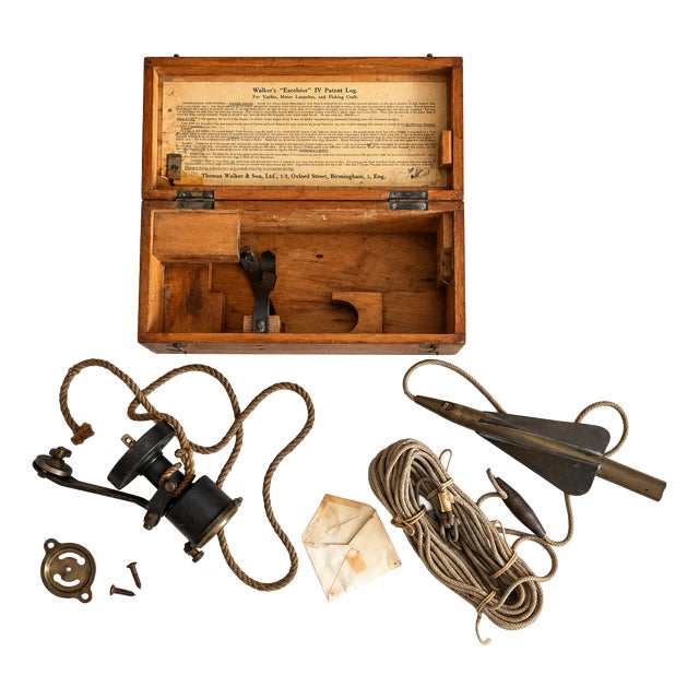 Vintage British Excelsior IV Nautical Patent Log in Wooden Case from Thomas Walkers & Son, 1940s For Sale