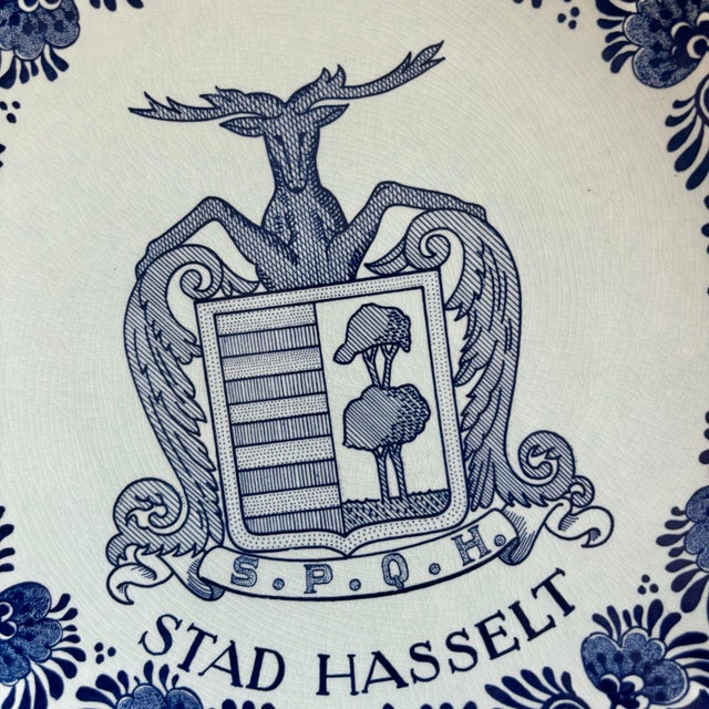 French Country Mid 20th Century Dutch Delft Deer Coat of Arms Plate For Sale - Image 3 of 6