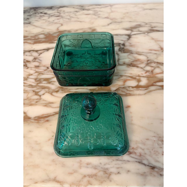 Vintage Indiana Glass Tiara Exclusive Spruce Bee Box in Original Box For Sale - Image 6 of 12