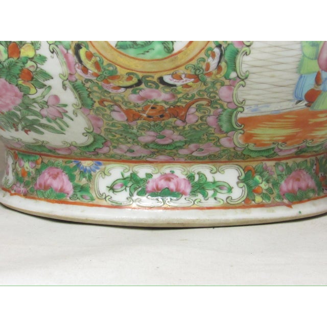 Green 1900s Chinese Export Rose Medallion Porcelain Tureen For Sale - Image 8 of 17