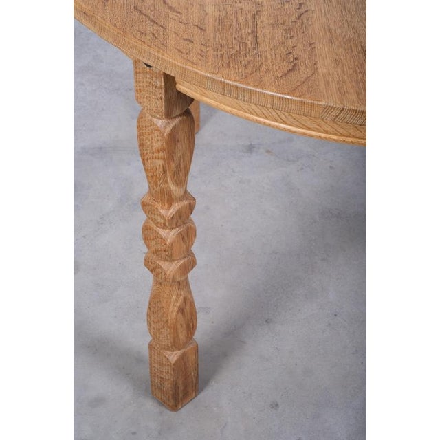 1960s Vintage Brutalist Round Oak Dining Table with Extensions by Henning Kjærnulf, 1960s For Sale - Image 5 of 11