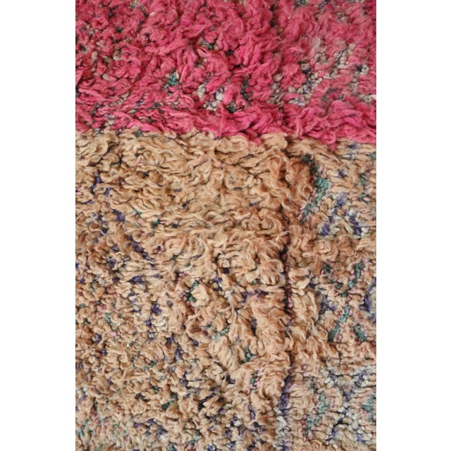 Symplicity, elegance and beauty: that is what Beni M’Guild’s rugs represent. The Aït M’Guild, known as Beni M’Guild rug...