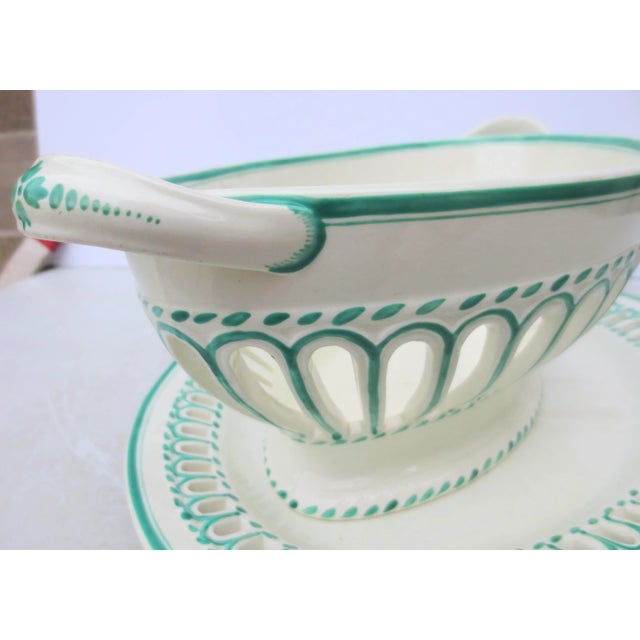 Traditional Antique Spode Reticulated Chestnut Basket & Underplate 18th Century -A Set of 2 For Sale - Image 3 of 9