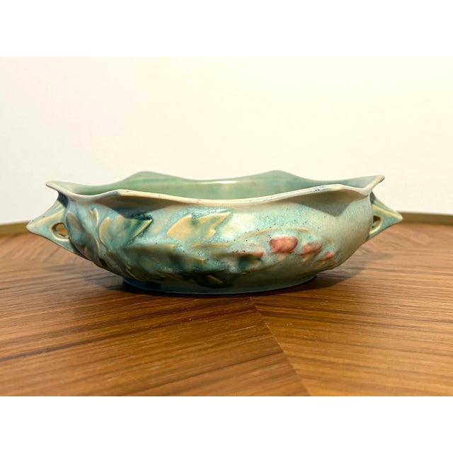 Roseville Pottery Vintage Roseville Bleeding Heart Handled Bowl Signed 379–6 Estate Find For Sale - Image 4 of 14