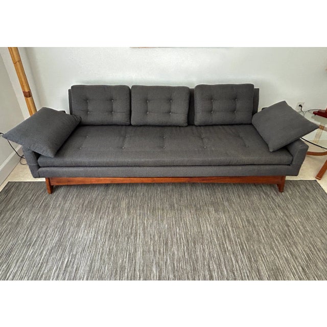 Mid-Century Modern Vintage 1950s MCM Kroehler Gondola Sofa in the Style of Adrian Pearsall for Craft Associates For Sale - Image 3 of 15