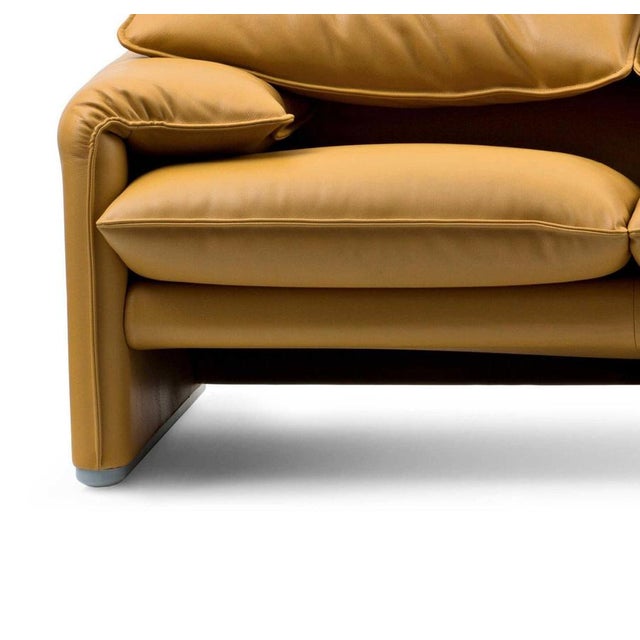 Maralunga Three-Seater Sofa by Vico Magistretti for Cassina For Sale - Image 6 of 15