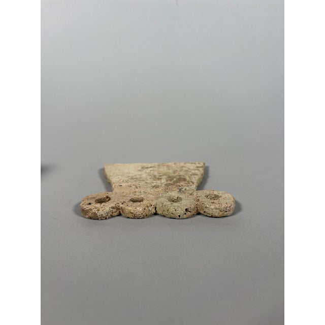 15th Century & Earlier Bell-shaped idol with eyes, Tell Brak Archaeology, 4th millennium BC For Sale - Image 5 of 6