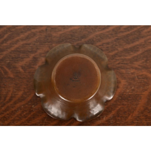 Roycroft Arts & Crafts Hammered Copper Vase With Scalloped Edge, Circa 1920s For Sale In South Bend - Image 6 of 9