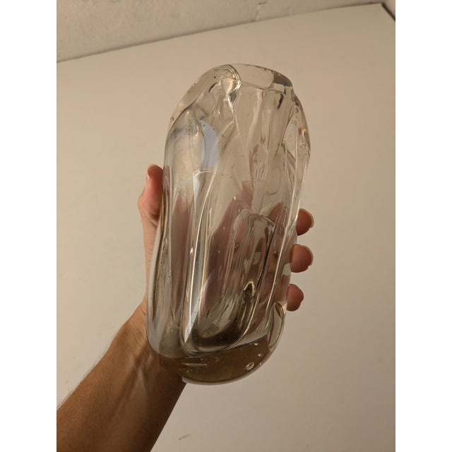 Signed Biomorphic Glass Vase by Michael Boylan – Sculptural Art Glass For Sale In Atlanta - Image 6 of 10