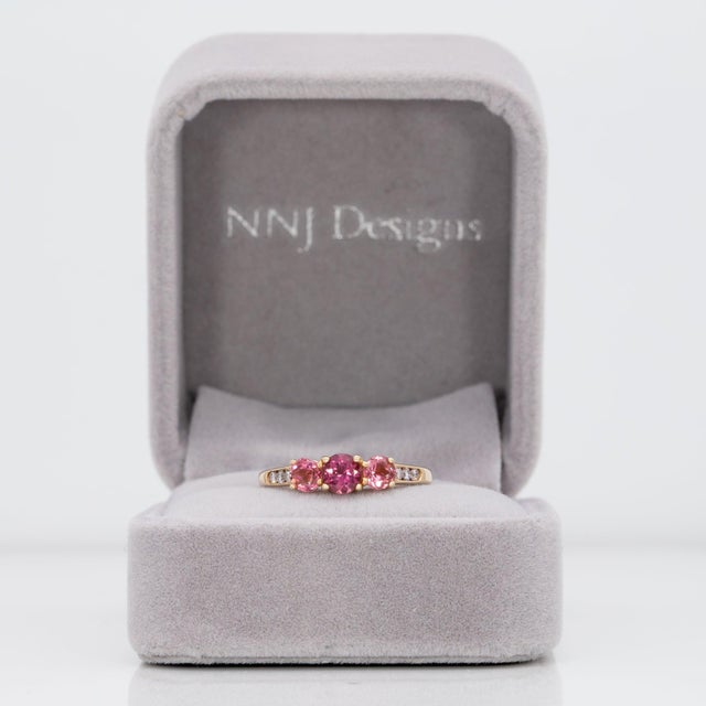 Modern Rubellite Tourmaline Three-Stone Estate Ring in Solid 14k Gold, Round Cut 5mm, Size 8 For Sale - Image 3 of 8