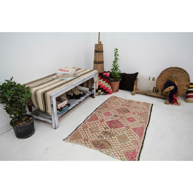 Embroidered Vintage Kilim Rug- 2′8″ × 4′7″ For Sale In Los Angeles - Image 6 of 7