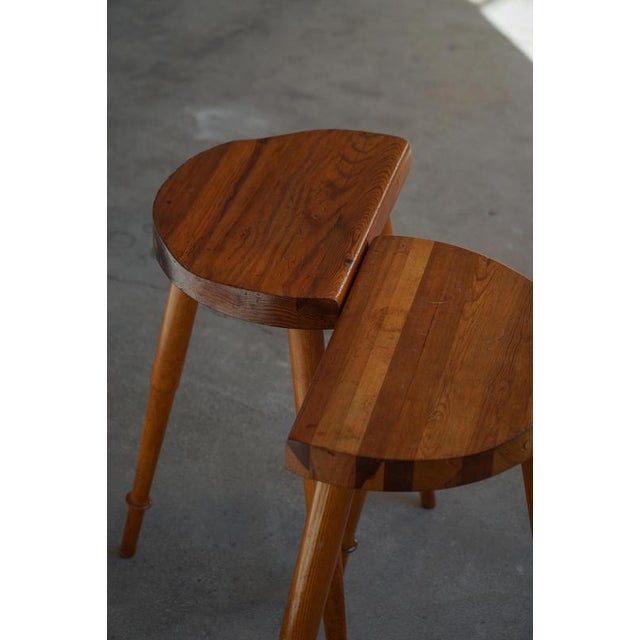 Brown Mid-Century Danish Cabinetmaker Tripod Bar Stools in Pine, 1960s, Set of 2 For Sale - Image 8 of 18