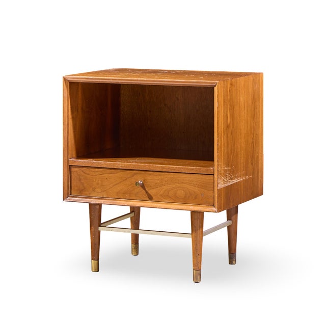 Brown Paul McCobb Style Furnette Mid Century Walnut and Brass Nightstands - Pair For Sale - Image 8 of 11