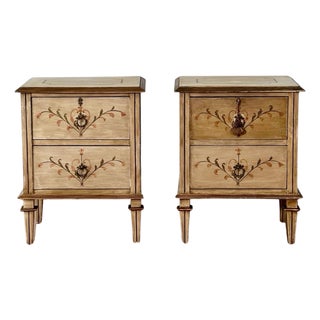 1920s Pair of Italian Neoclassical Style Paint Decorated Nightstands For Sale