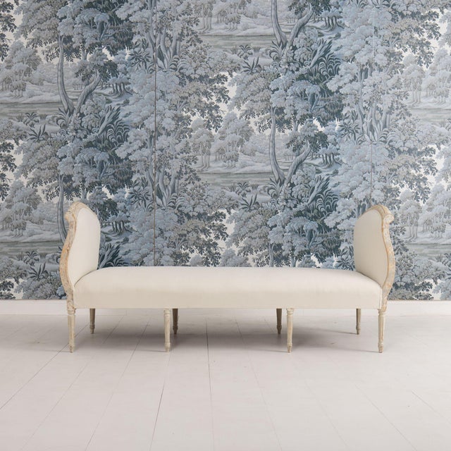 19th C. Swedish Gustavian Period Upholstered Daybed in Original Paint For Sale - Image 4 of 18