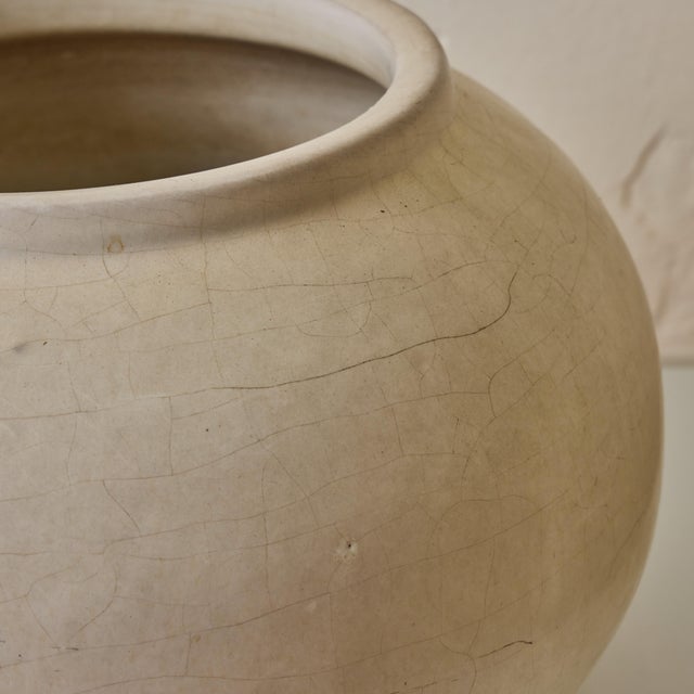 Mid-Century Modern 1960s Glazed Ceramic Pot Attributed to John Follis for Architectural Pottery For Sale - Image 3 of 11