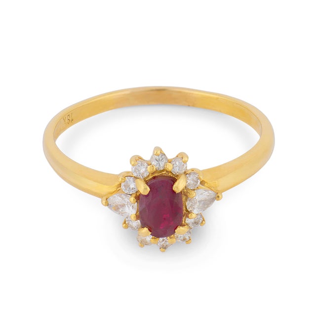 Contemporary Vintage Ruby Diamond 18k Yellow Gold Cluster Ring, Size 9 For Sale - Image 3 of 6