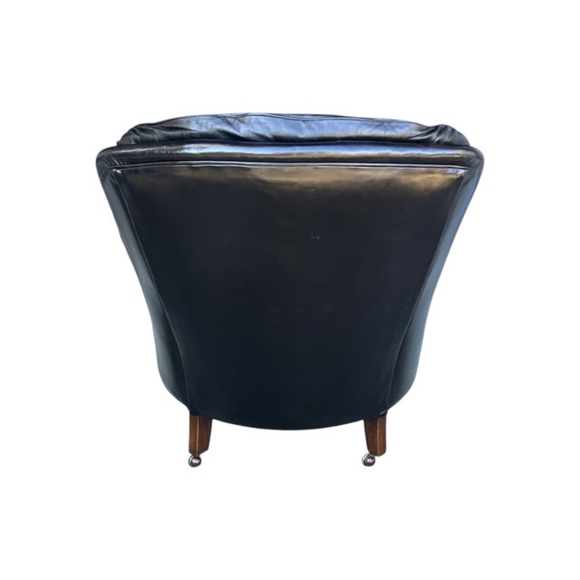 1960s Vintage English Black Leather Club Chair With Tufted Back & Casters For Sale - Image 5 of 12