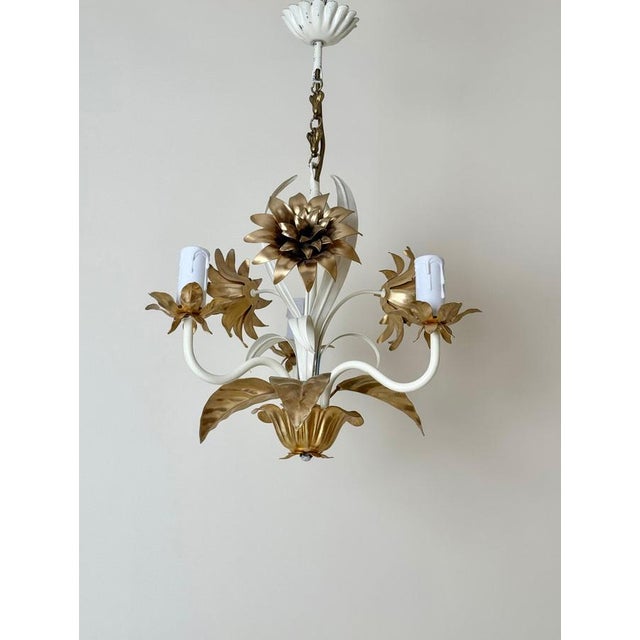 Hollywood Regency Cream and Gilt 3-Arm Chandelier with Floral Details, 1970 For Sale - Image 11 of 15