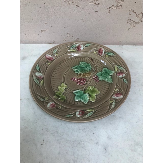 French Country C.1880 French Majolica Grape & Flowers Plate Luneville For Sale - Image 3 of 6