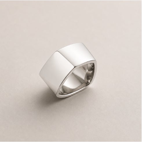 Frank Gehry Vintage Frank Gehry Tiffany & Co. Sterling Silver Torque Ring, Size 8.5, Architectural Statement, 2006 Collaboration For Sale - Image 4 of 15