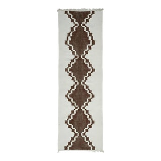 Handwoven Berber Flatwoven Runner Rug - 9.4 X 3 Ft For Sale