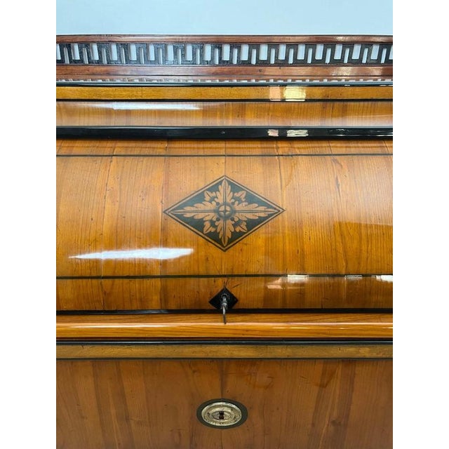 Roll-Top Desk in Cherry Veneer and Brass, 1820 For Sale - Image 13 of 18