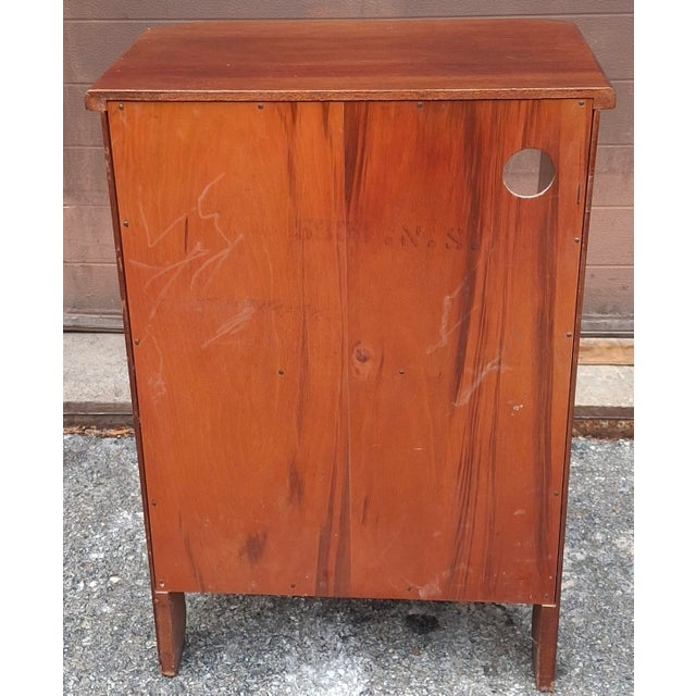 Mid 20th Century Hickory Manufacturing Mahogany Bedside Table For Sale - Image 9 of 10