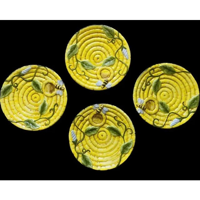 Vintage Bombay Co. Bee Ives Decorative Plates Circa 1994- Set of 4 For Sale In Miami - Image 6 of 12