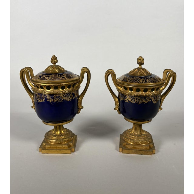 Metal Louis XVI Sèvres Porcelain Potpourri Jars, Set of 2 For Sale - Image 7 of 8