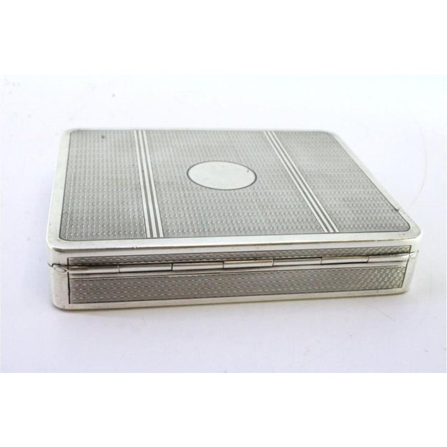 Snuffbox in Guilloche Silver with Raised Friezes For Sale - Image 4 of 9