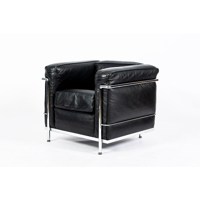 Mid-Century Modern Authentic Cassina Lc2 Black Leather Petit Lounge Chair by Le Corbusier, 4x Avail For Sale - Image 3 of 14