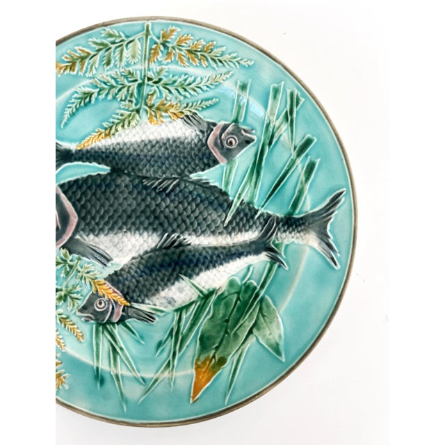 French Country Antique 19th Century Majolica Wedgewood Fish & Seaweed Plate Impressed C1880 For Sale - Image 3 of 5