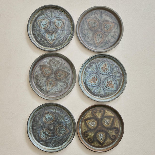 Mid-Century Modern Set of 23 French Ceramic Plates + Bowls, 1960s For Sale - Image 3 of 11