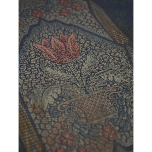 Southwood Queen Anne Mahogany Camelback Loveseat For Sale - Image 10 of 18