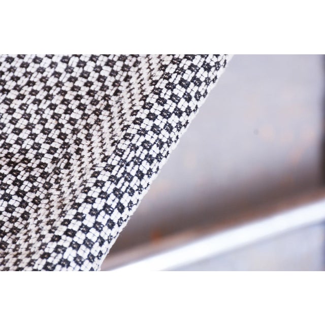 This Bauhaus-style stool dates back to the 1930s and was produced in Czechoslovakia by the renowned company Mücke-Melder....