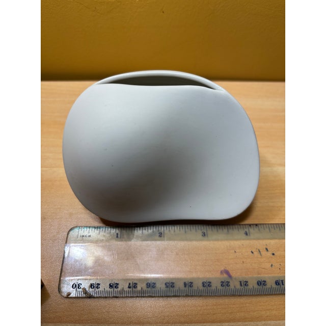 1970s Rosenthal Studio-Line Freeform Porcelain Vase by Uta Feyl, Germany For Sale In New York - Image 6 of 7